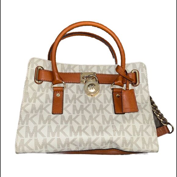Michael Kors Handbags - Michael Kors Signature Cream Tan Hamilton Medium